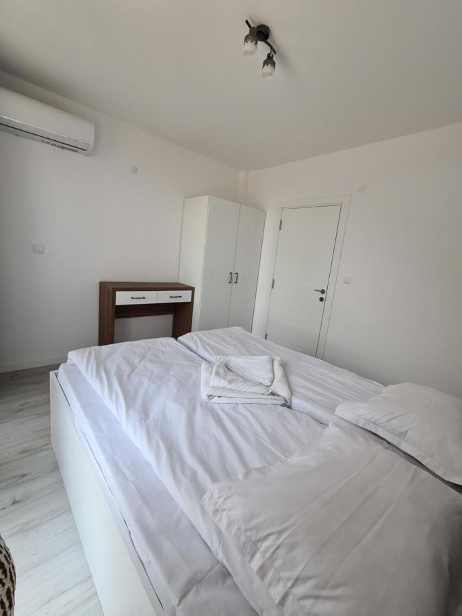Dolphin Beach Apart Obzor Eksteriør billede